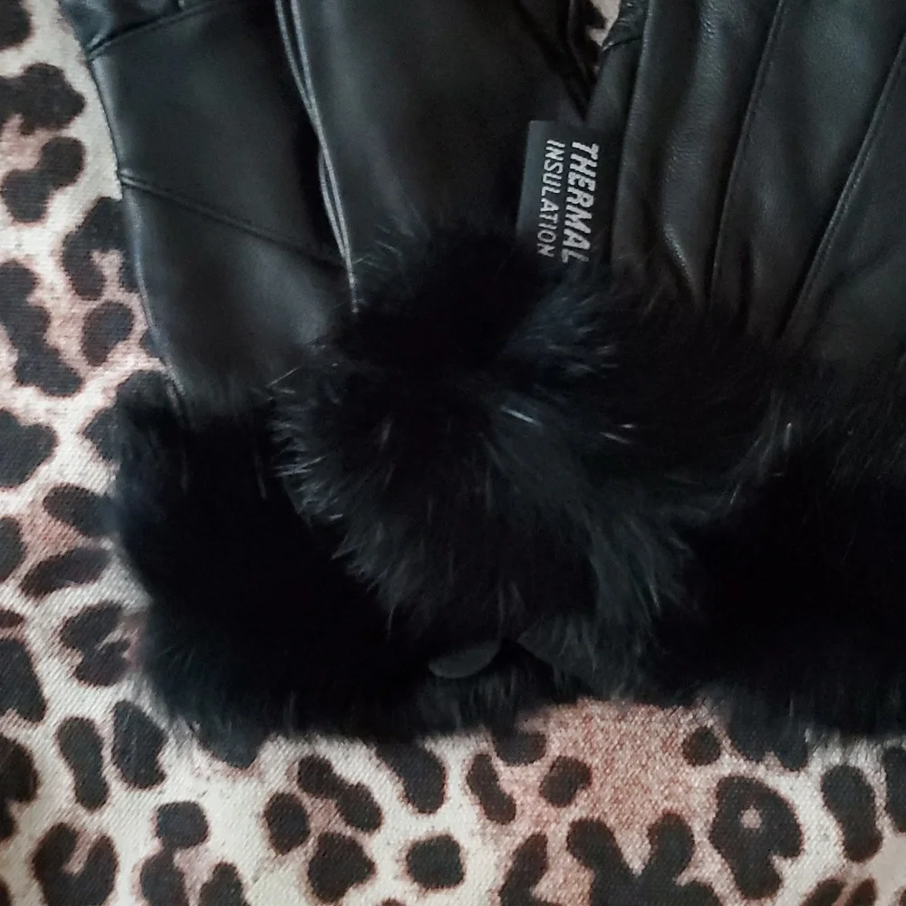 *NIP* Alpine Swiss Gloves - Picture 8 of 16